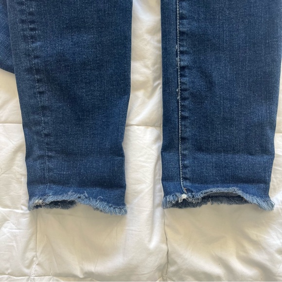 DL1961 Florence Instasculpt Strive Midrise
Skinny Jean Size 28 in Wiked - Picture 5 of 10